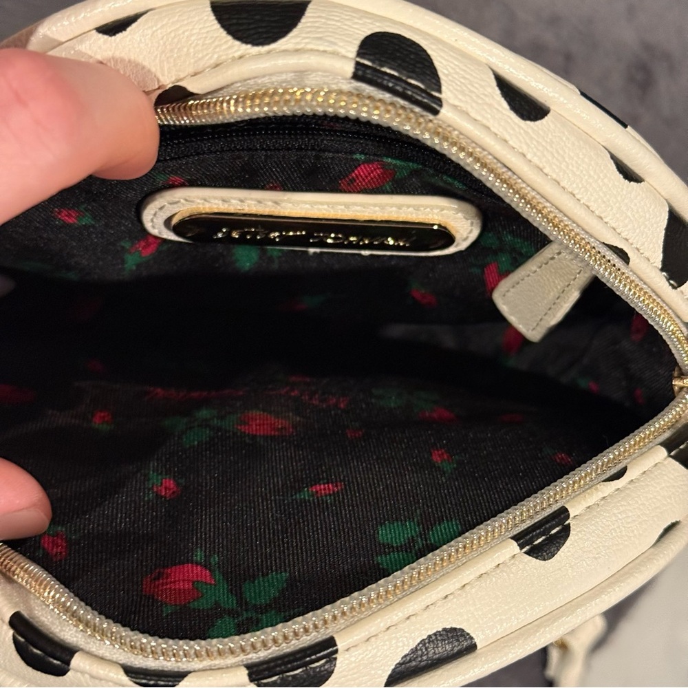 Betsey Johnson Smiley Bag - Picture 10 of 16